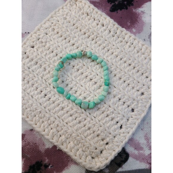 Natural Chrysoprase Gemstone Bracelet – NWOT #GreenCrystal #HealingJewelry - Picture 1 of 6
